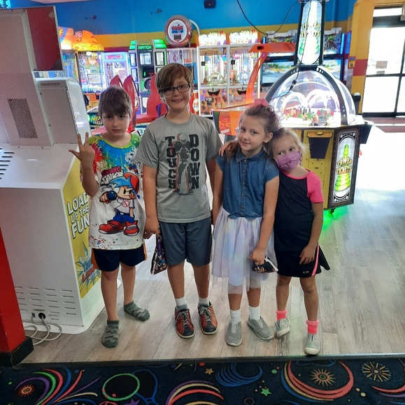 Meet your Posher, Erin! - Picture 12 of 16